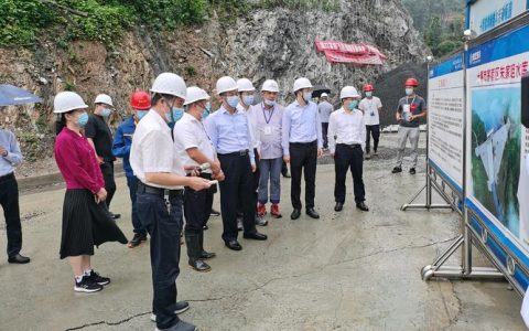 黄剑雄研究推进巩固拓展脱贫攻坚成果工作