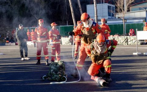 森林防灭火应急演练  检验“地空协同”新战法