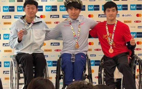 黄石运动员章莹获三枚银牌，女友周召倩夺四枚金牌  “轮椅情侣”残特奥会上比翼双飞