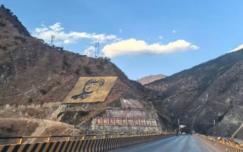 无人铺沥青，湖北这条公路建设被外交部发言人点赞了