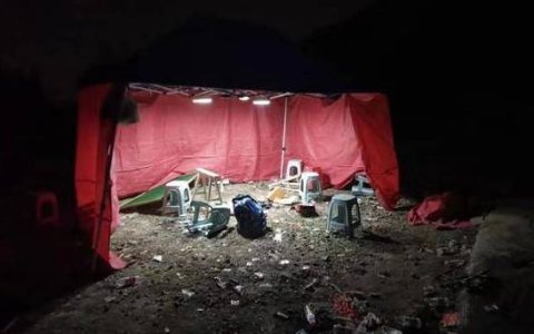 赤壁警方深夜捣毁村庄赌窝 “专车接送+全程望风”也没用