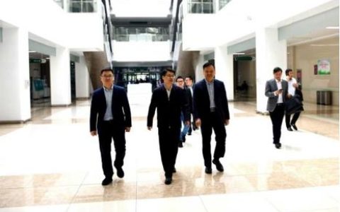 胡国珍校长带队调研校医院工作