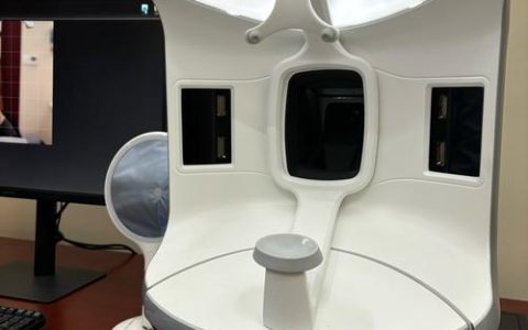 光电信息学院秦应雄团队首创基于逆Fox-Li架构的腔内全息数字激光器