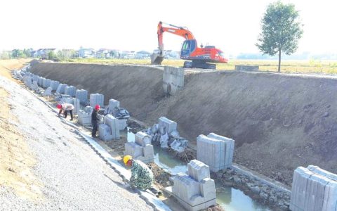 巩固提升水生态环境　加强施工现场环境管理