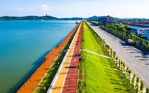 维护水清岸绿  嘉鱼扮靓三湖连江水库