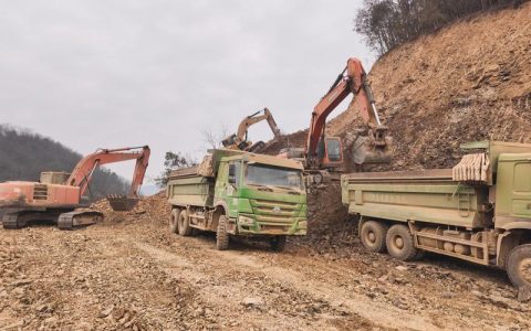 冲刺年底路基完工 石城镇矿区外道路扩建及延伸工程再提速