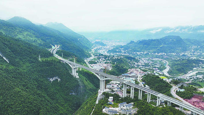 【“十四五”回眸】从“困守深山”到“融圈入群”——鹤峰“十四五”的交通蝶变