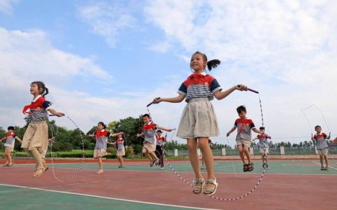 让孩子在体育活动中健康成长