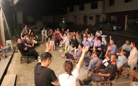 通城县五里镇五里村政策送进农家院  屋场夜话纾民忧