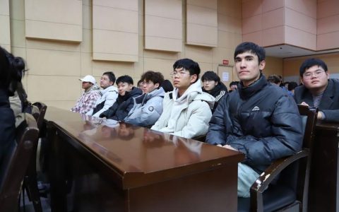 计算机学院召开退役士兵与报名参军学生交流指导会