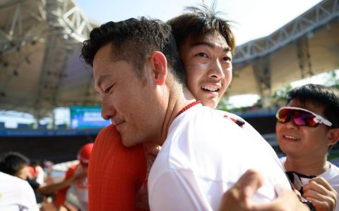 李军杰会见黄冈受表彰的自强模范、助残先进及残特奥会获奖运动员