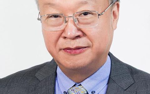 校党委书记谢红星走进学生班级讲形势政策课