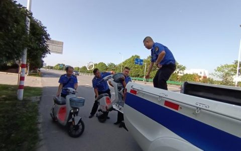 咸安城管“路长制”+三维管控 停车秩序大变样