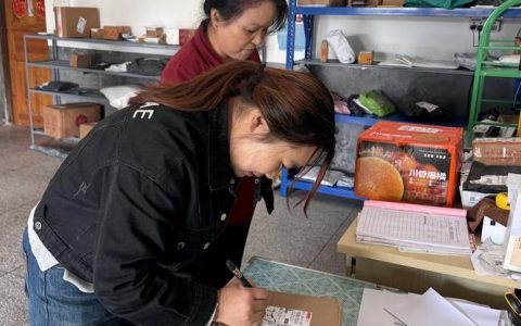 快递末端违规收费整治显成效??乡村寄递服务更暖心