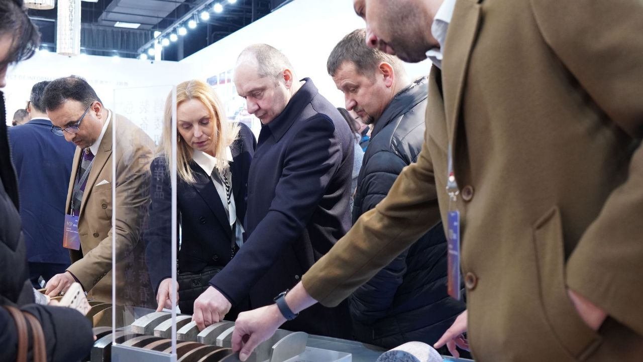 龙头企业集中搞建设，武汉激光产业迎扩建热潮