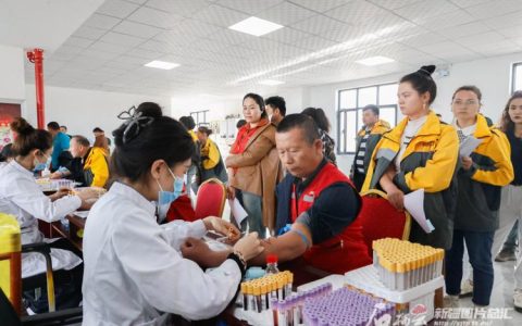 举办专场体检活动  为500名快递小哥送上“健康快递”