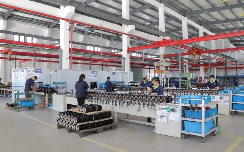 红安金马塑业精研工艺实现技术跨越