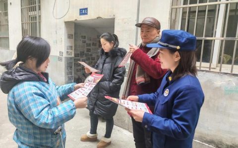 咸宁消防为特殊困难家庭送平安