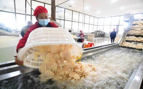 现采直供全程冷链  嘉鱼守护“舌尖上的温暖”