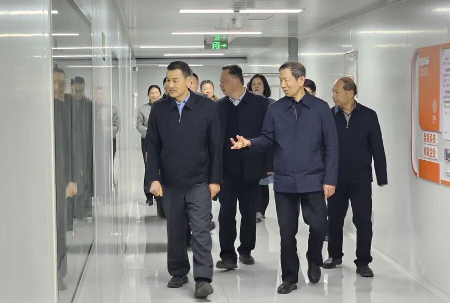 省人社厅调研组到黄商集团调研