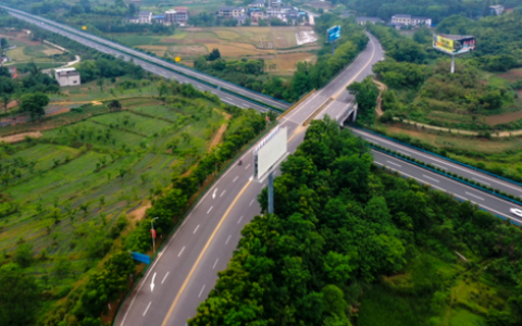 崇阳：农村公路激活县域产业“大动脉”