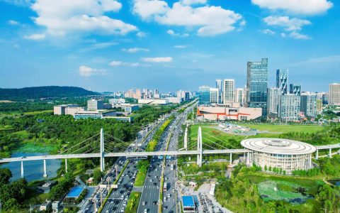 光谷“黄金大道”新添总部经济园区，精准招商“补链”千亿产业集群 ​