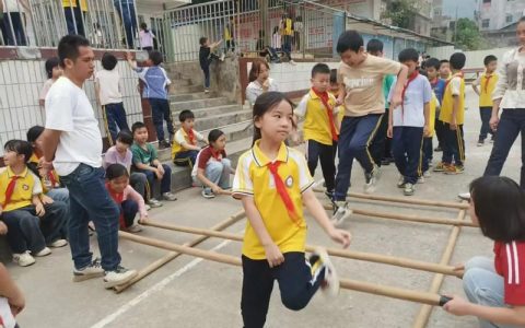 竹竿声声传情谊 仙桃小学满庭春校区开展送教活动