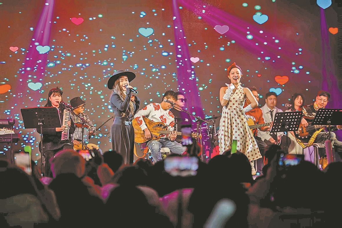 襄阳：“文旅夜秀场”点亮古城之夜