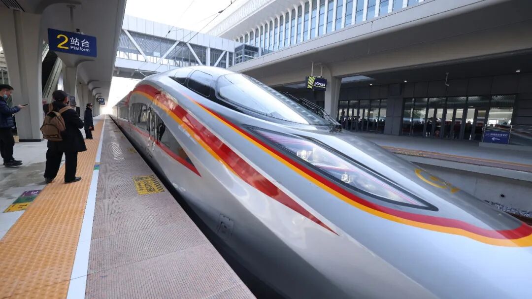 2万多人共同见证天门站开通运营，有你吗？