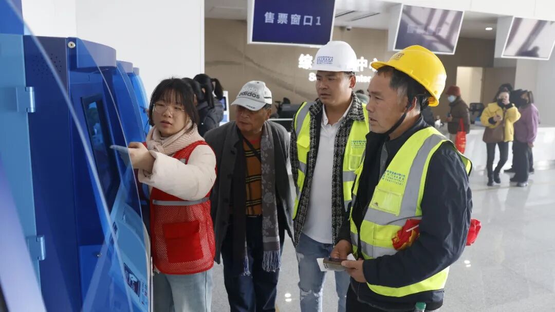 2万多人共同见证天门站开通运营，有你吗？