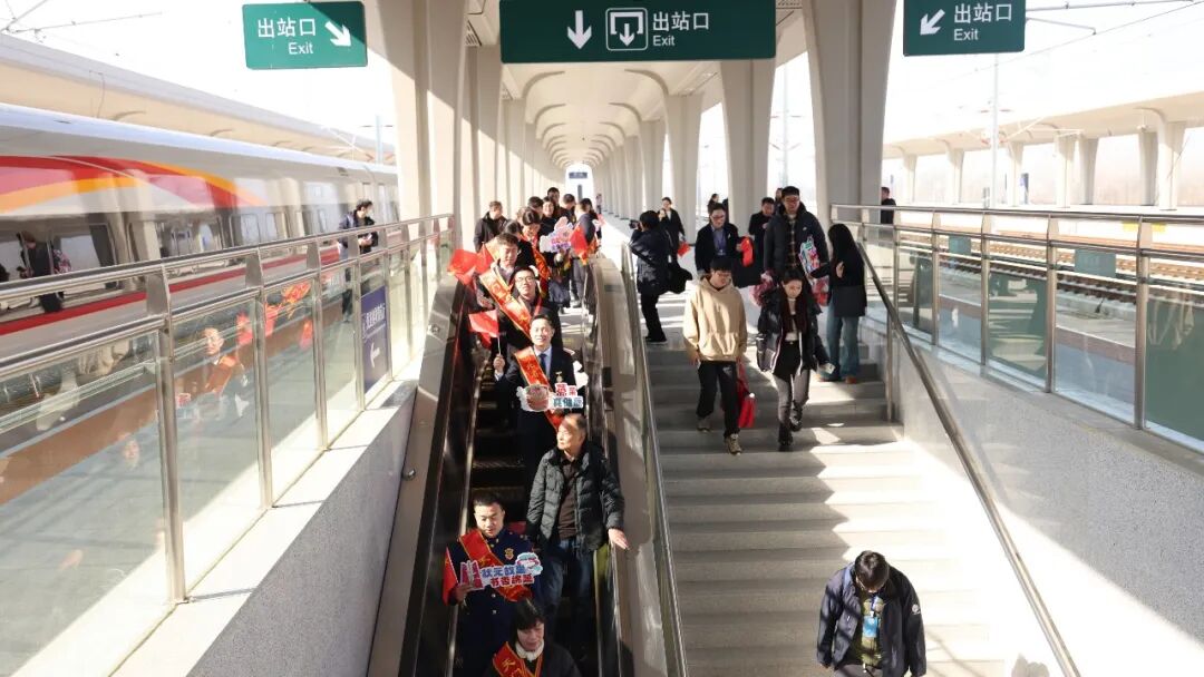 2万多人共同见证天门站开通运营，有你吗？