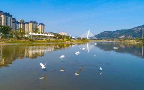 水清岸绿空气新