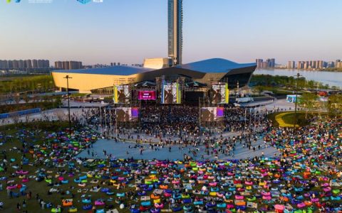 “城市观察团”走进长江新区“一带一路”国家馆，万种全球好货聚汉吸引周边市民逛游