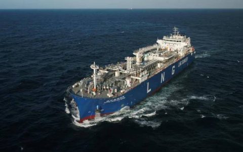 全球首艘万吨级近海新能源船开航，武汉理工大学研发