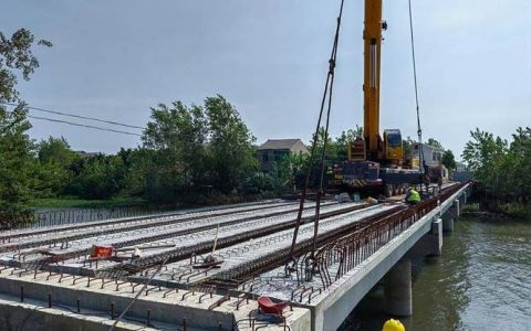 沱口中桥顺利通车