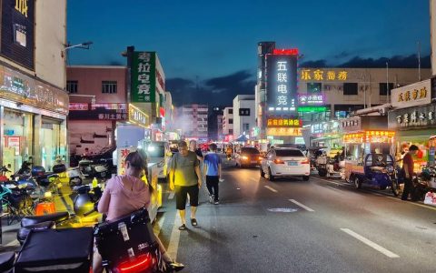 新天地夜市：时间有刻度　烟火暖归人