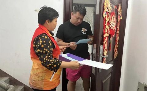 政策送上门 服务暖人心 洪港镇开展“敲门行动”