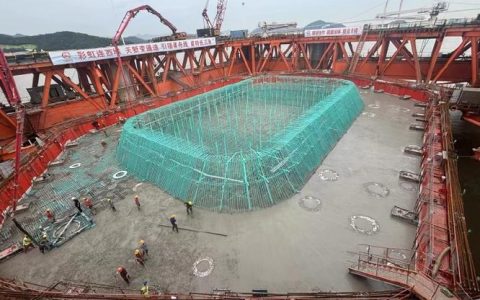 花湖国际机场铁路联络线 塘角头大桥主墩首个大桩完成浇注