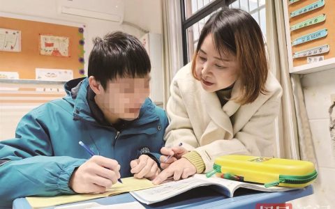扎根特殊教育27年 三大特殊教育领域“通关教师” “魏妈妈”助力百余孩子圆梦大学