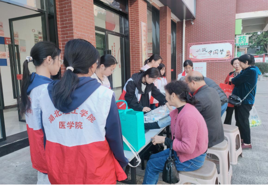 新华社客户端报道湖北理工学院特色劳动教育课程体系的探索与实践