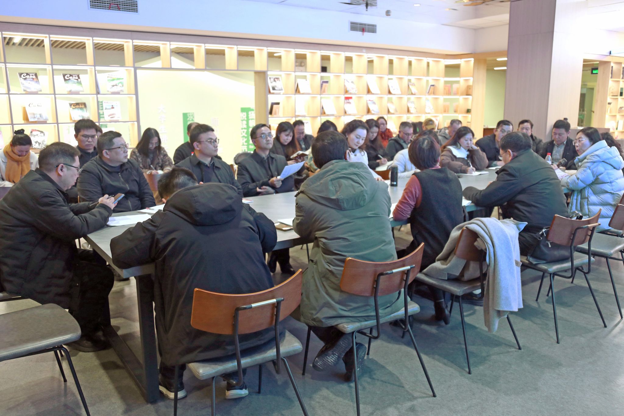 三峡大学召开图书馆工作委员会第十九次会议