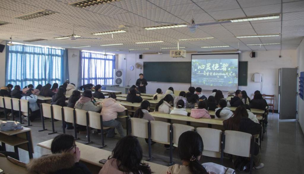 师范学院“榜样面对面”十九期：“校园十大心灵使者”分享成长之路