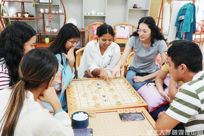 从安第斯山脉到沙湖之滨 七个拉美Z世代的武汉求学记