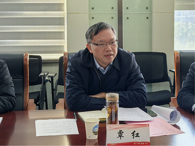 学校工会举行第二批劳模（名师）创新工作室授牌活动