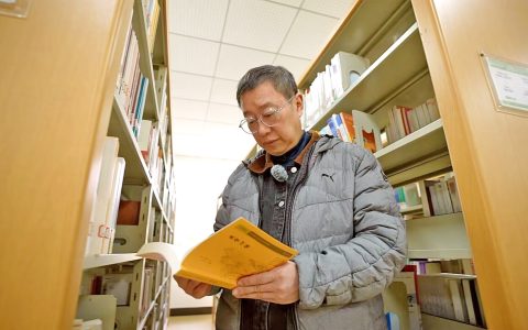 武汉55岁大四考生考研，他说—— “慢充”充满电一样可以发光