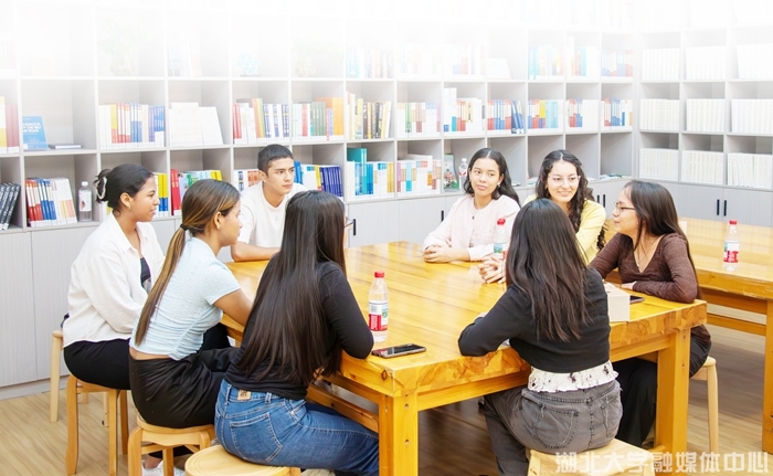 从安第斯山脉到沙湖之滨 七个拉美Z世代的武汉求学记