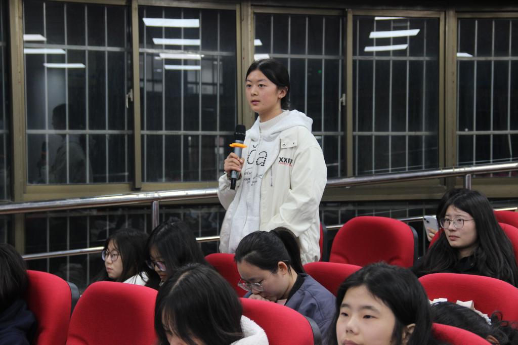 “语通世界，艺展风华”——外国语学院2025年外语文化节圆满落幕