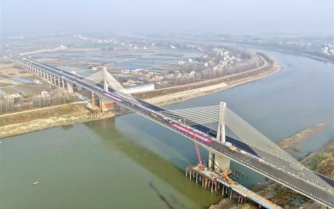 武汉至汉川段路面贯通 武天高速通车进入倒计时