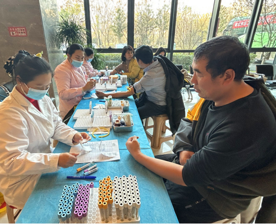 移动体检车开进文化宫 新就业形态劳动者享免费体检