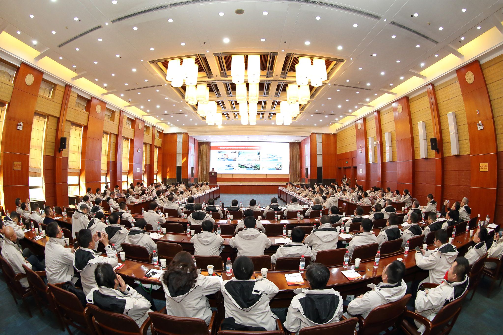 华中农业大学举办校友会第三届理事会第三次会议